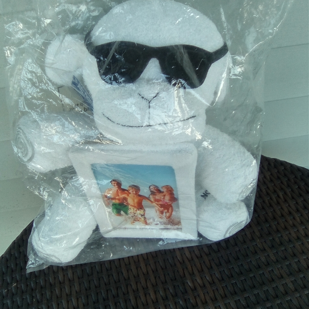 NORWEGIAN TOWEL MONKEY PICTURE HOLDER White Teddy Bear with Sunglasses